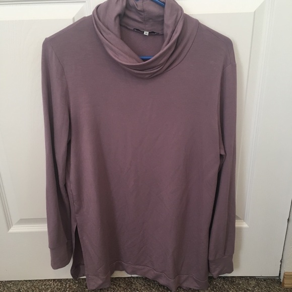 Light purple, light weight cowl neck top - Picture 1 of 1